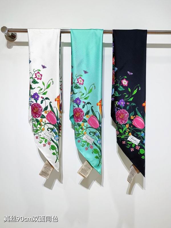 Gucci silk scarf 90X90cm E050845